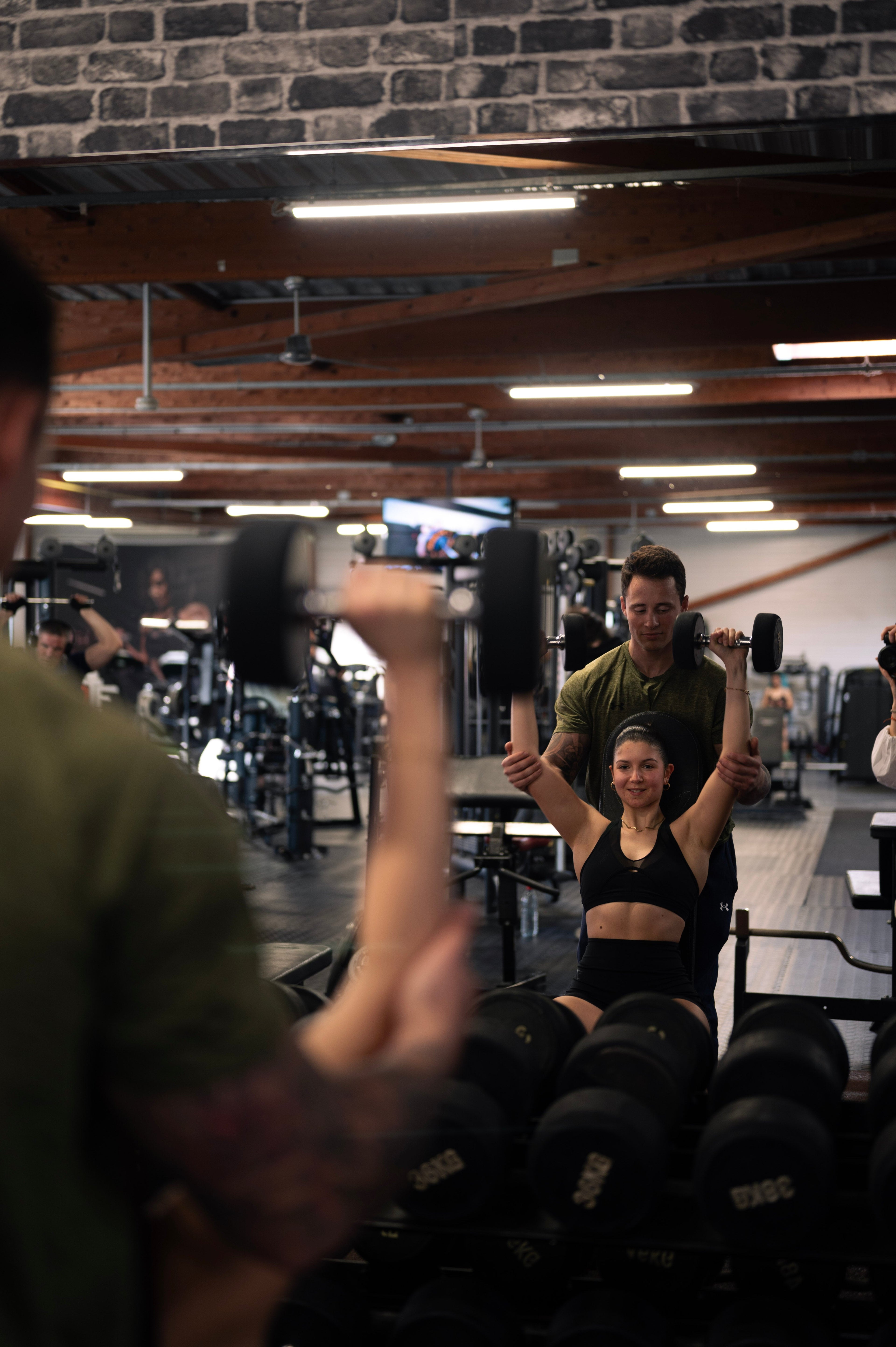 Les Meilleurs Exercices pour les Épaules : Le Guide Complet